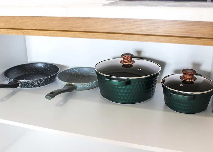 Sunwave Hideaway D25 * Golem (Tirana)